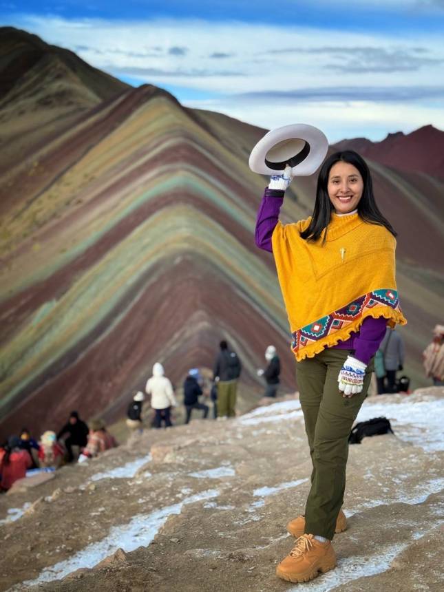 Montaña de colores en cuatrimoto
